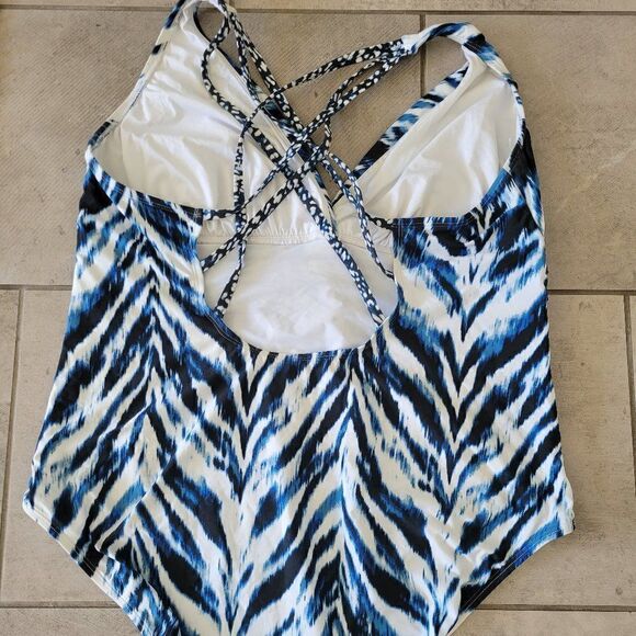 La Blanca One Piece Swimsuits Sz 18W - Picture 2 of 5